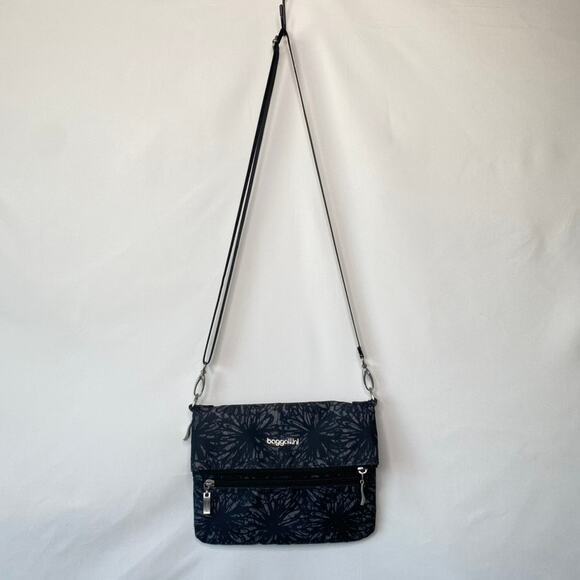 Baggallini Onyx Floral Flip Zip Crossbody Bag - Picture 2 of 12